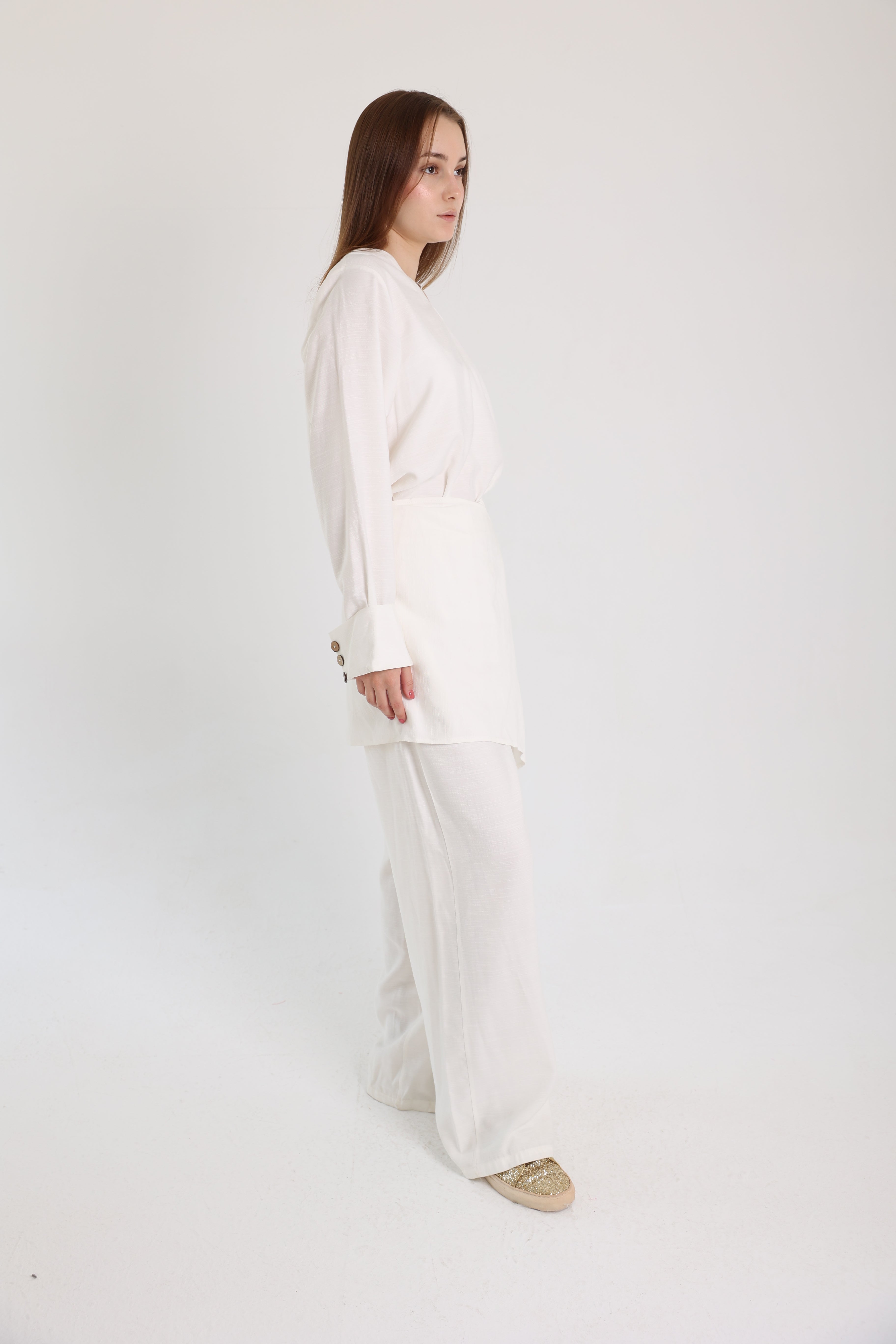 White Linen Set with a Wrap