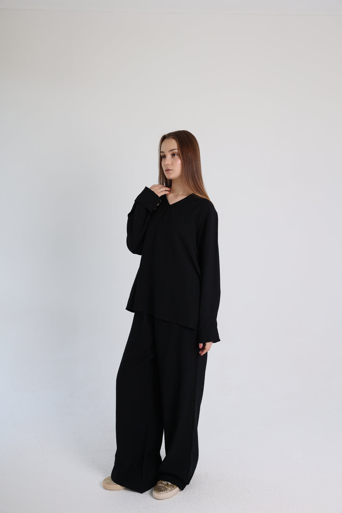 Black Linen Set With a Wrap