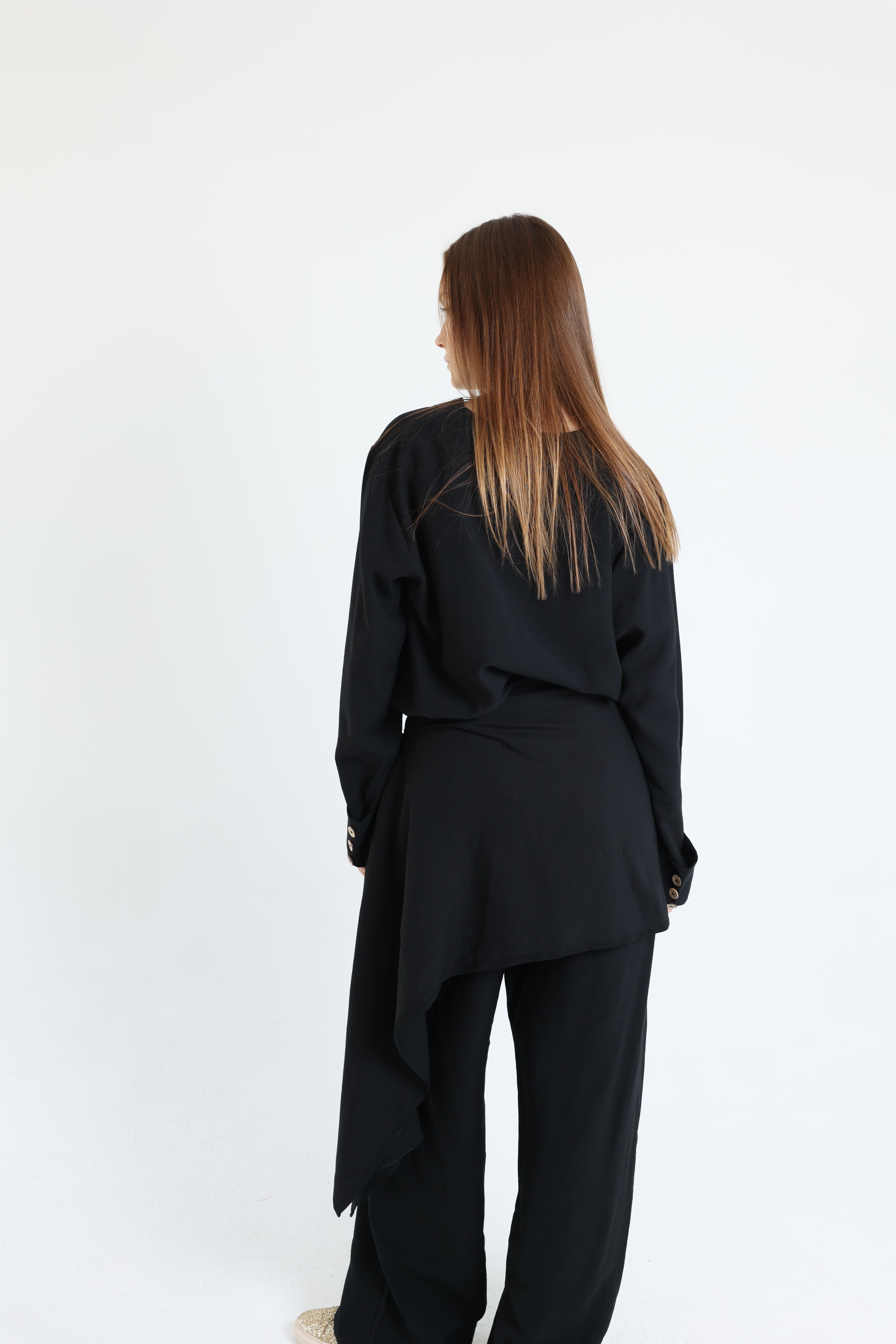 Black Linen Set With a Wrap