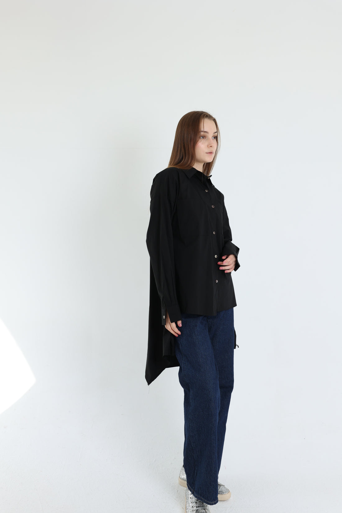 Black high-low poplin shirt