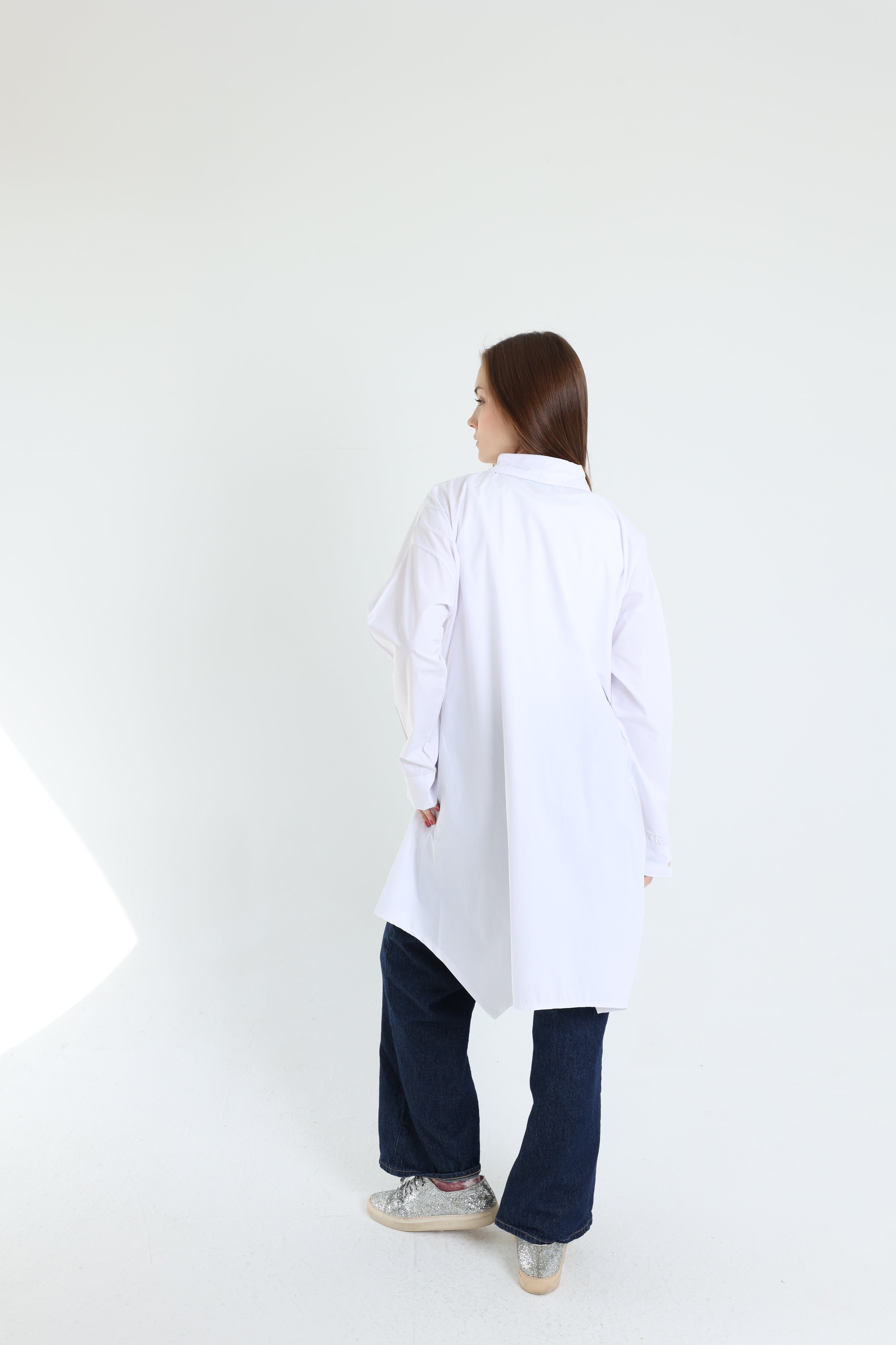 White high-low poplin shirt